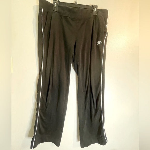 Nike Womens Activewear Pants SZ/L(12-14) Black White Striped Track Work Out - Picture 1 of 4